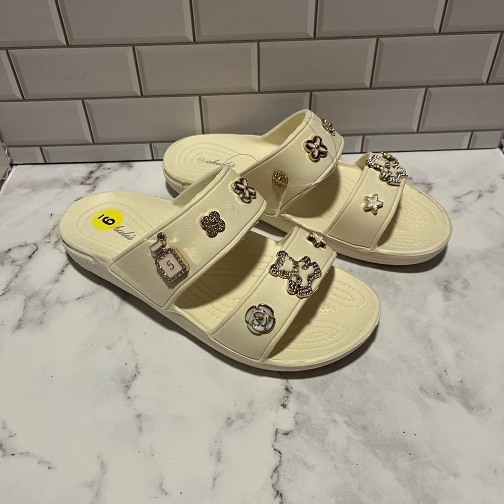 Chilis Size:9 Women Slip On Water Proof Sandals Ivory Super Cute  NWOT